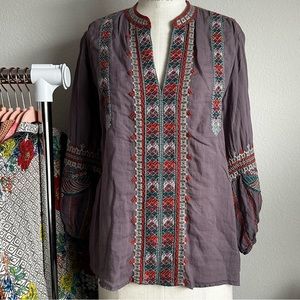 JOHNNY WAS LAVENDER EMBROIDERED PEASANT TOP